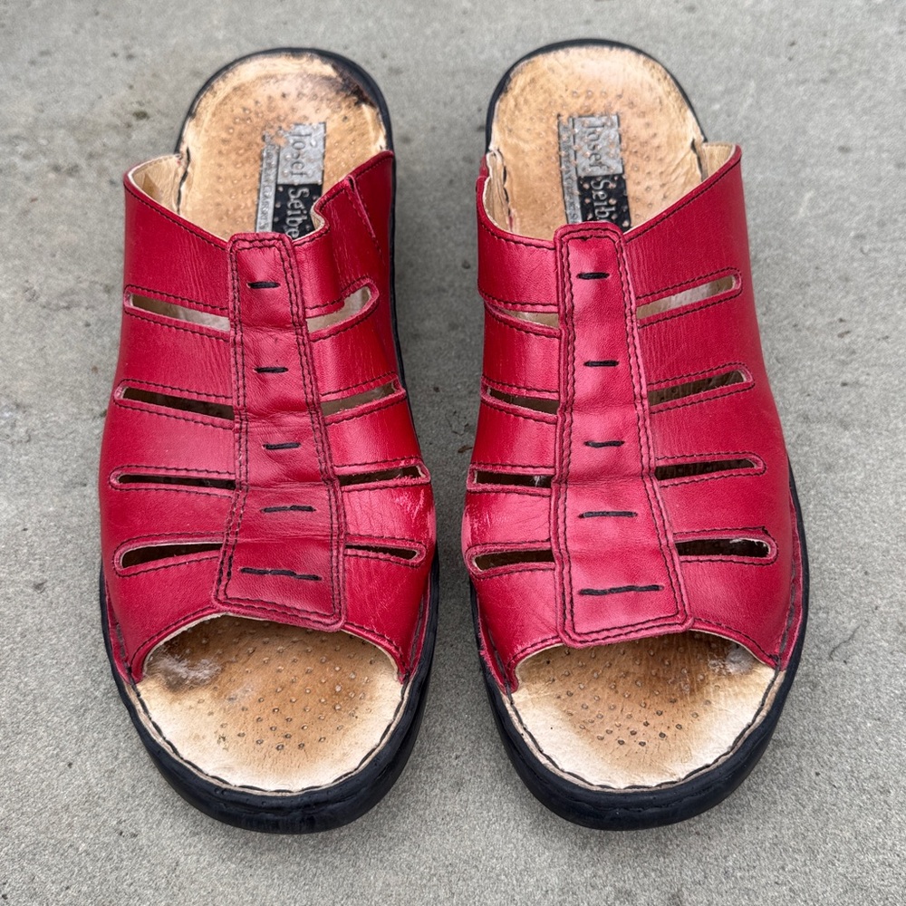 JOSEF SEIBEL SIZE EU42 RED LEATHER SANDALS